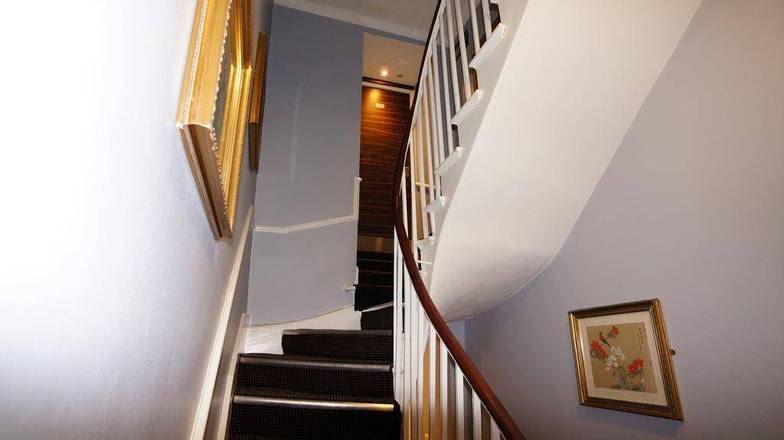 Crestfield Hotel, London