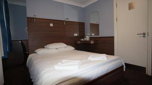 Crestfield Hotel, London