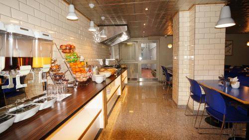 Crestfield Hotel, London