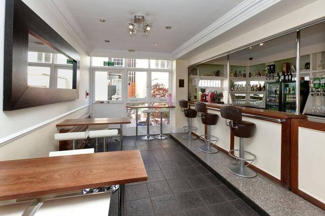 Crestfield Hotel, London