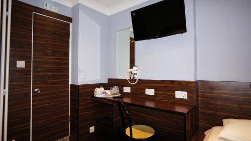 Crestfield Hotel, London