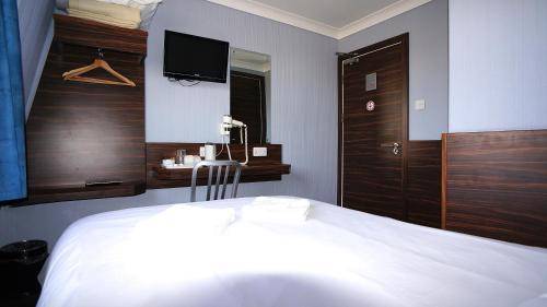 Crestfield Hotel, London