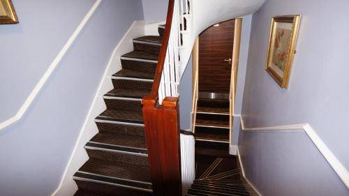 Crestfield Hotel, London