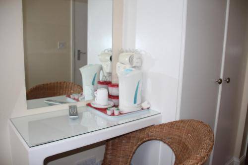 Melbourne House Hotel, London