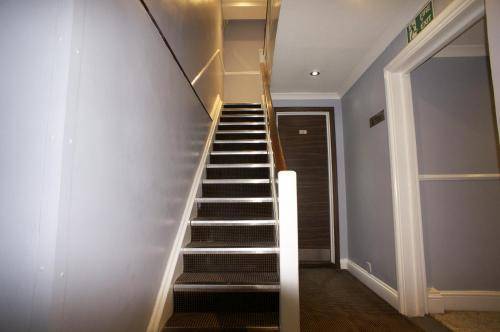 Crestfield Hotel, London