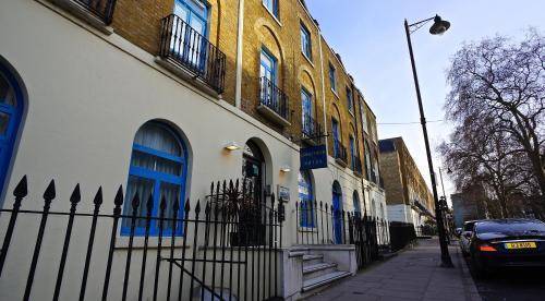 Crestfield Hotel, London