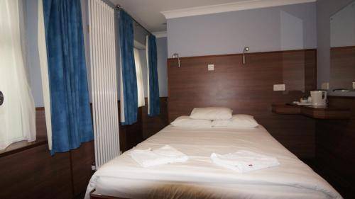Crestfield Hotel, London