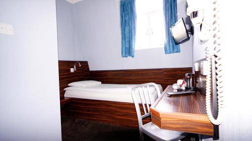 Crestfield Hotel, London