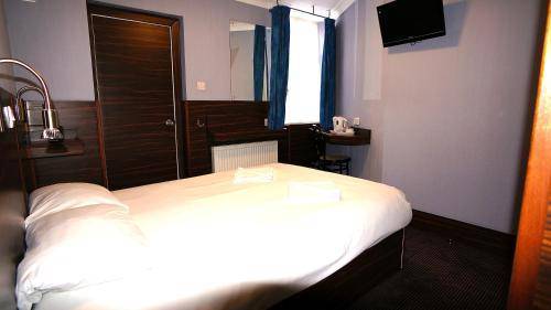 Crestfield Hotel, London