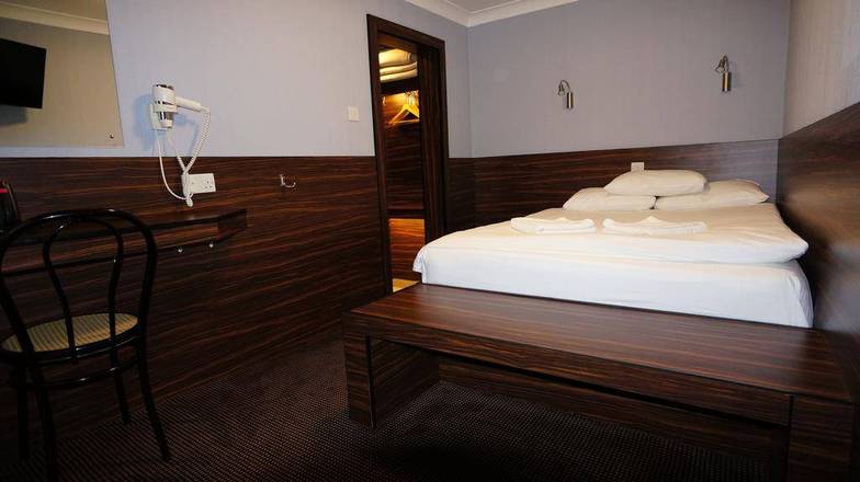Crestfield Hotel, London