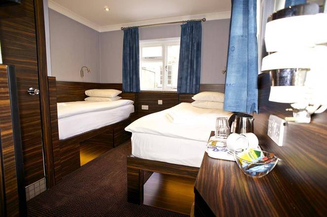 Crestfield Hotel, London